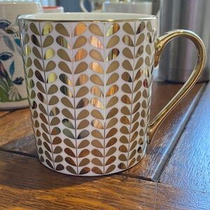 Gold & White Leaf Mug by 10 Strawberry Street. Totally intact. Shiny. Unused EC.